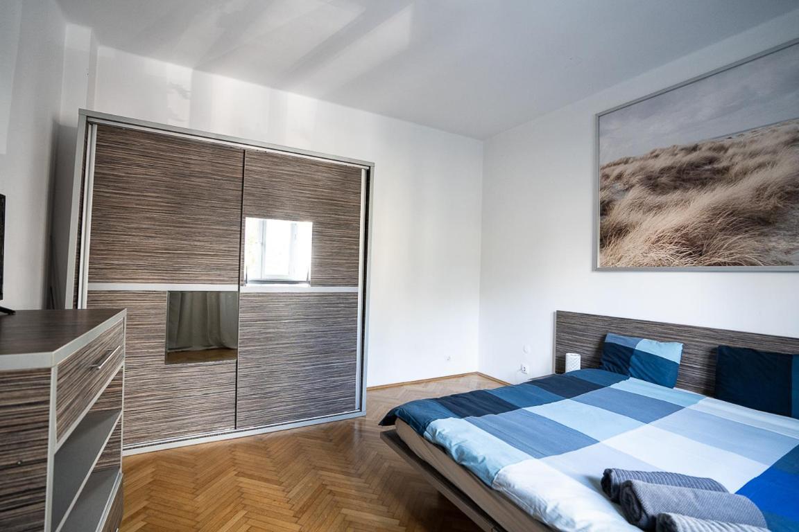 Cismigiu Garden Apartment Bukarest Eksteriør billede